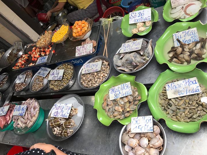 Đag rộ lên hot search #FoodtourHaiPhong, mà dịp lễ ở Hà Nội loanh quanh bao lâu cũng