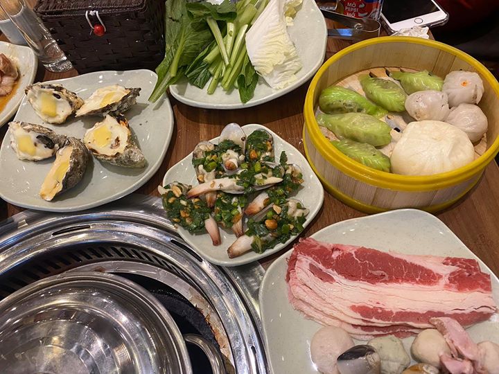 [Góc Buffet hải sản Hà Đông]Tối qua nhà mình đi ăn ở khu Mê linh plaza Hà Đông. Sai
